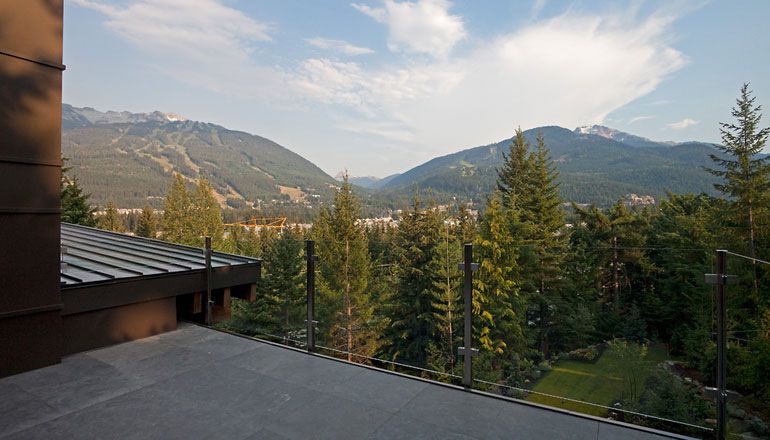Compass-Point-Residence-in-Whistler-02-1