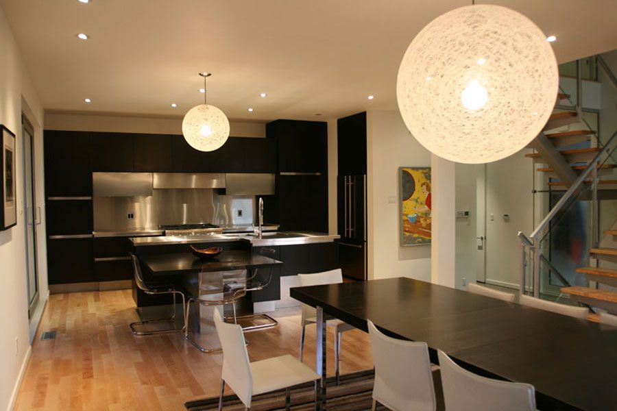 Contemporary-Lighthouse-Residence-in-Ottawa-06