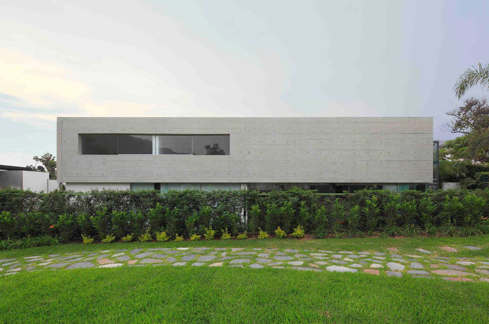 House-in-La-Planicie-01