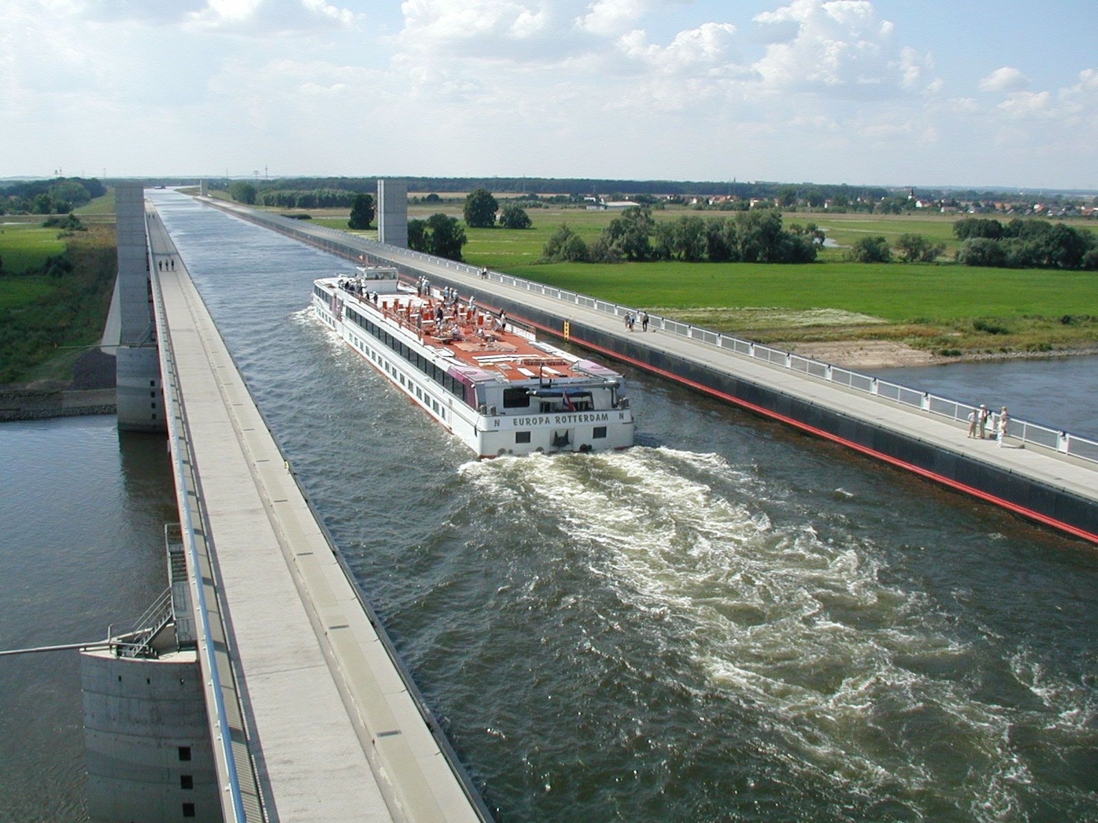 Magdeburg-Water-Bridge-04-1