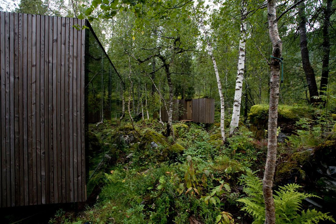 Minimalist-Juvet-Landscape-Hotel-in-Norway-19