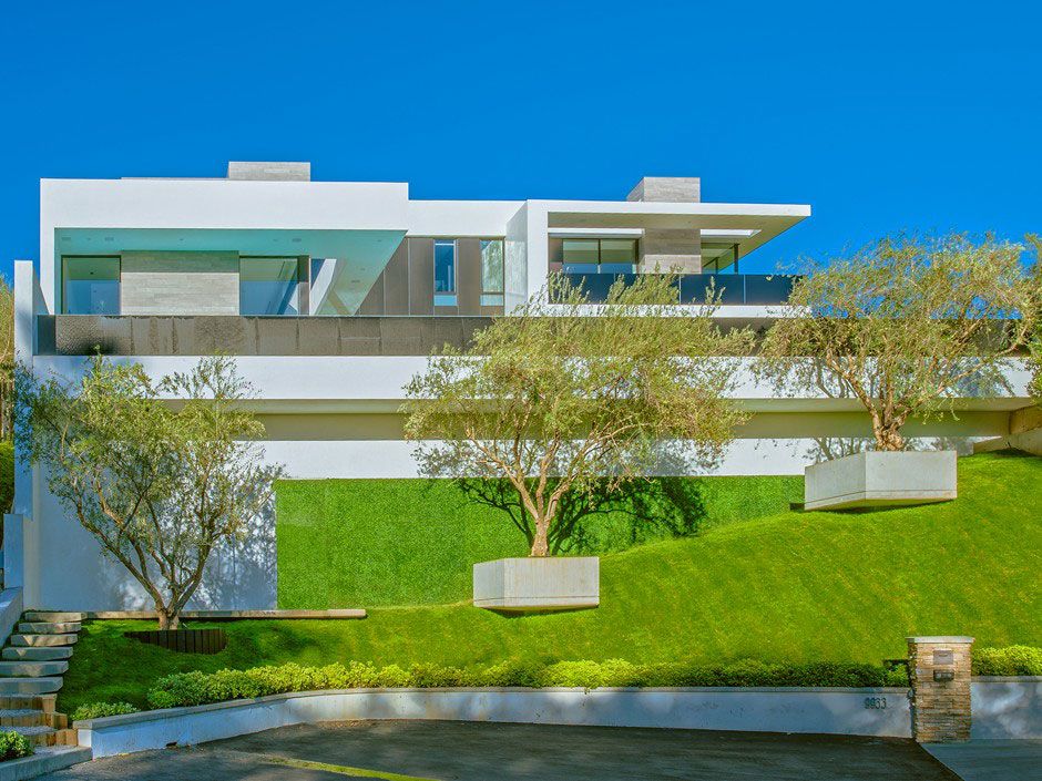 Ultramodern-Beverly-Grove-Residence-01