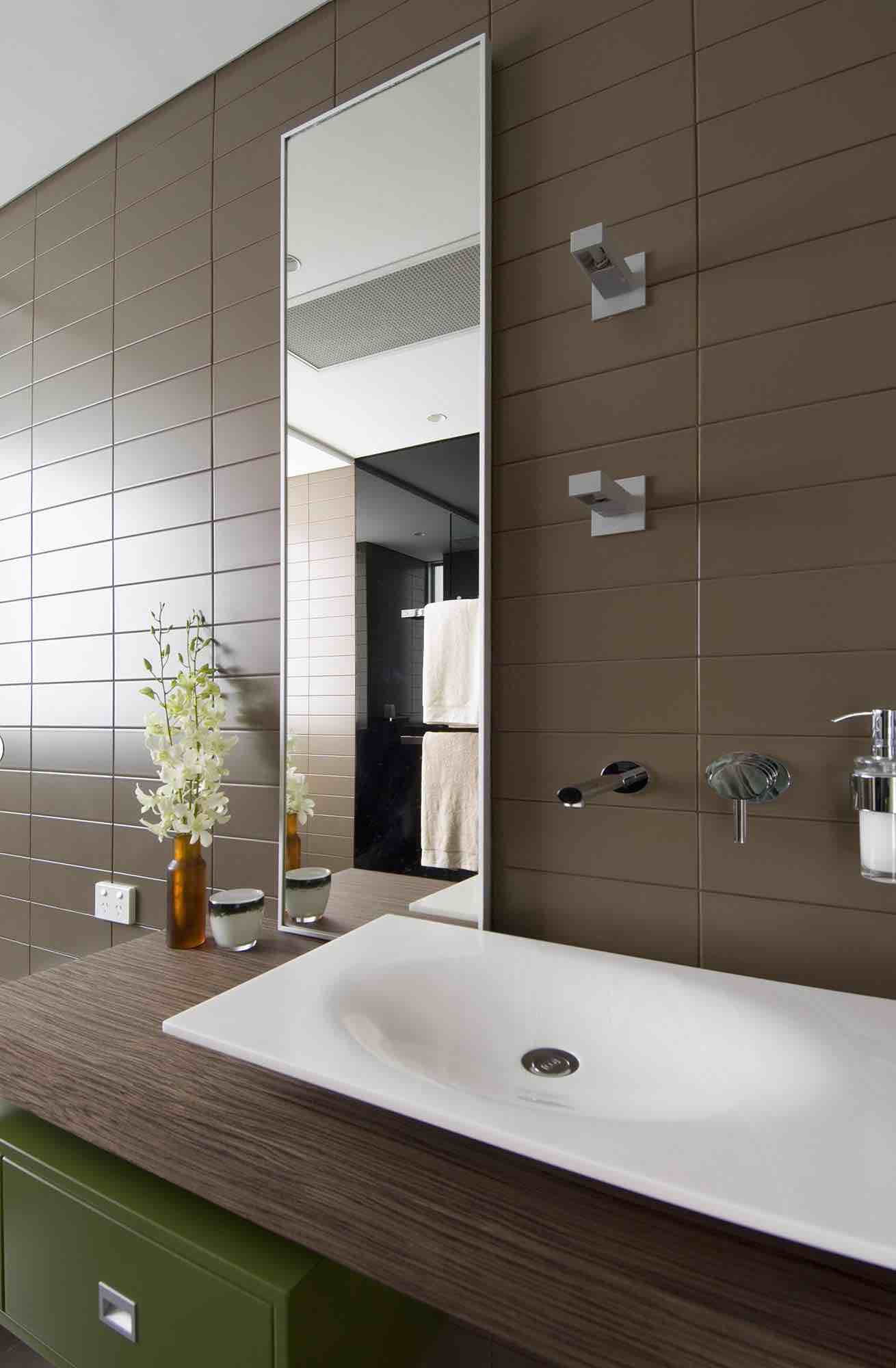 minosa-design-modern-bathroom-floating-vanity-portlans-st-bathroom-puddle-corian-basin-gessi-ovale-dover-heights-02