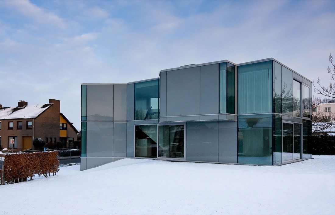 Glass-and-Concrete-H-House-01-1