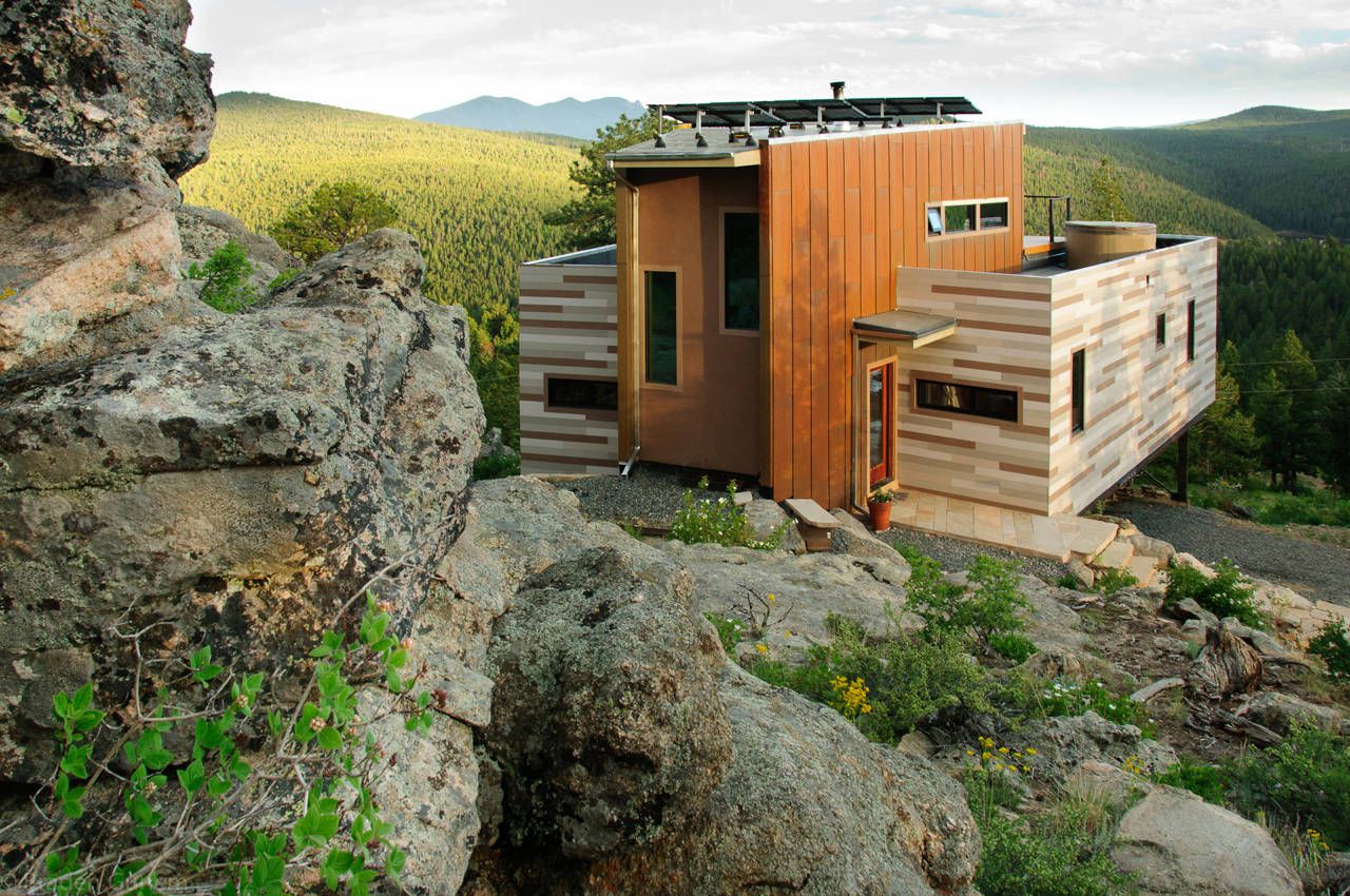 Shipping-Container-House-00
