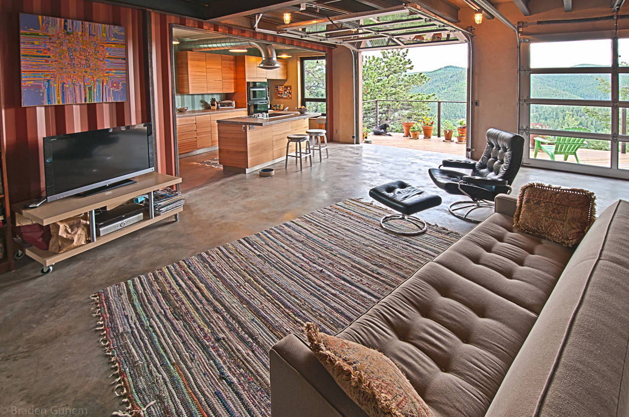 Shipping-Container-House-02