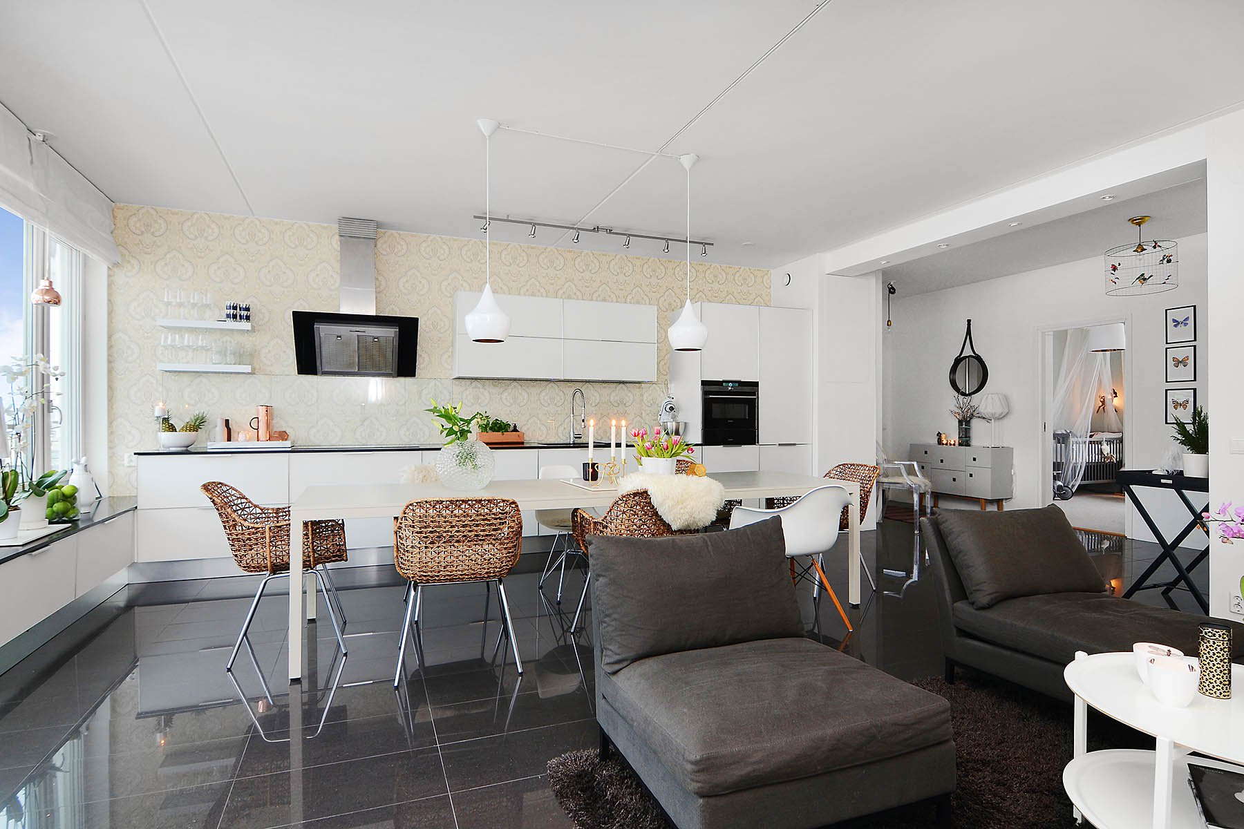 Bright-Two-Bedroom-Aparment-03