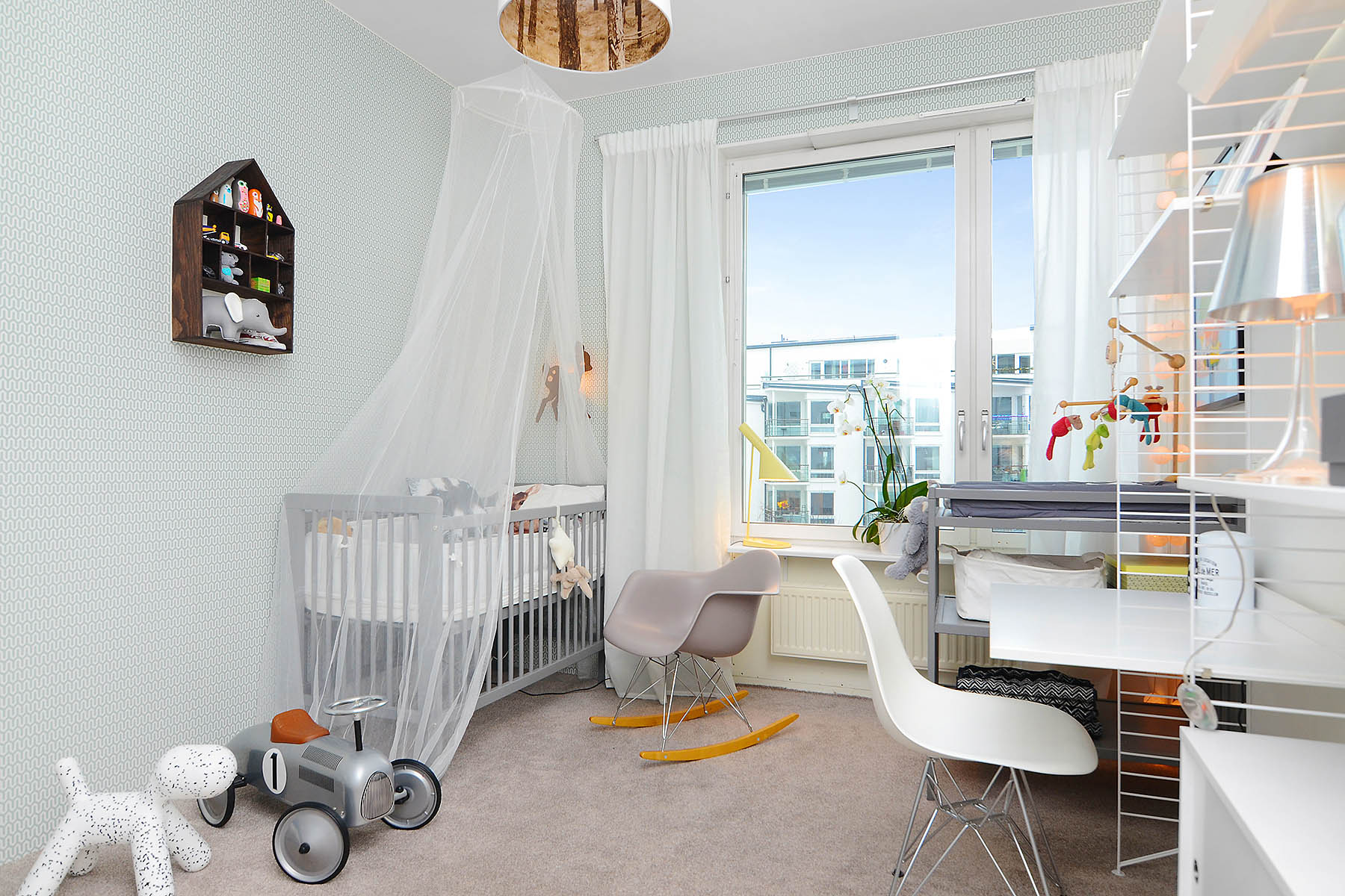 Bright-Two-Bedroom-Aparment-11