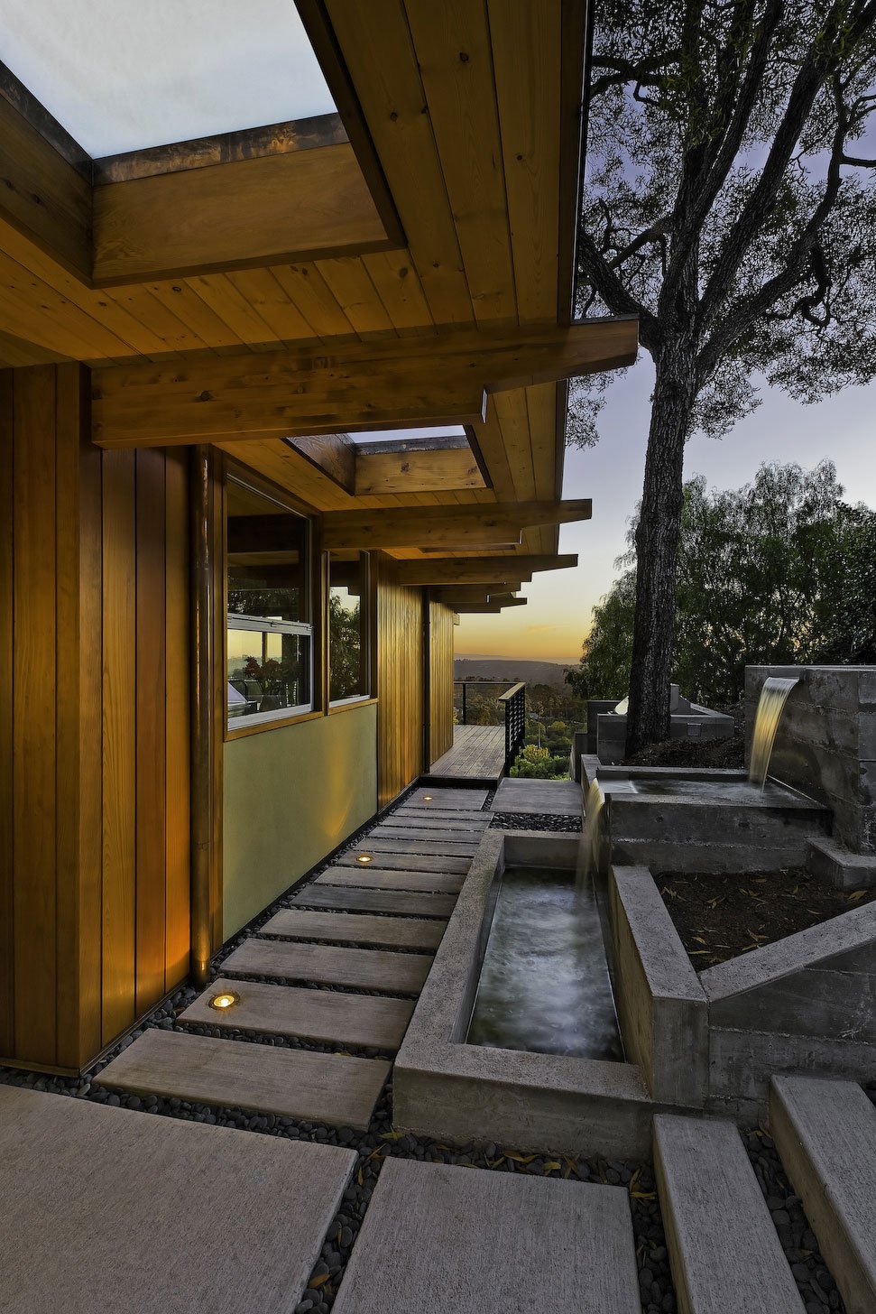 Mid-Century-Modern-Residence-01
