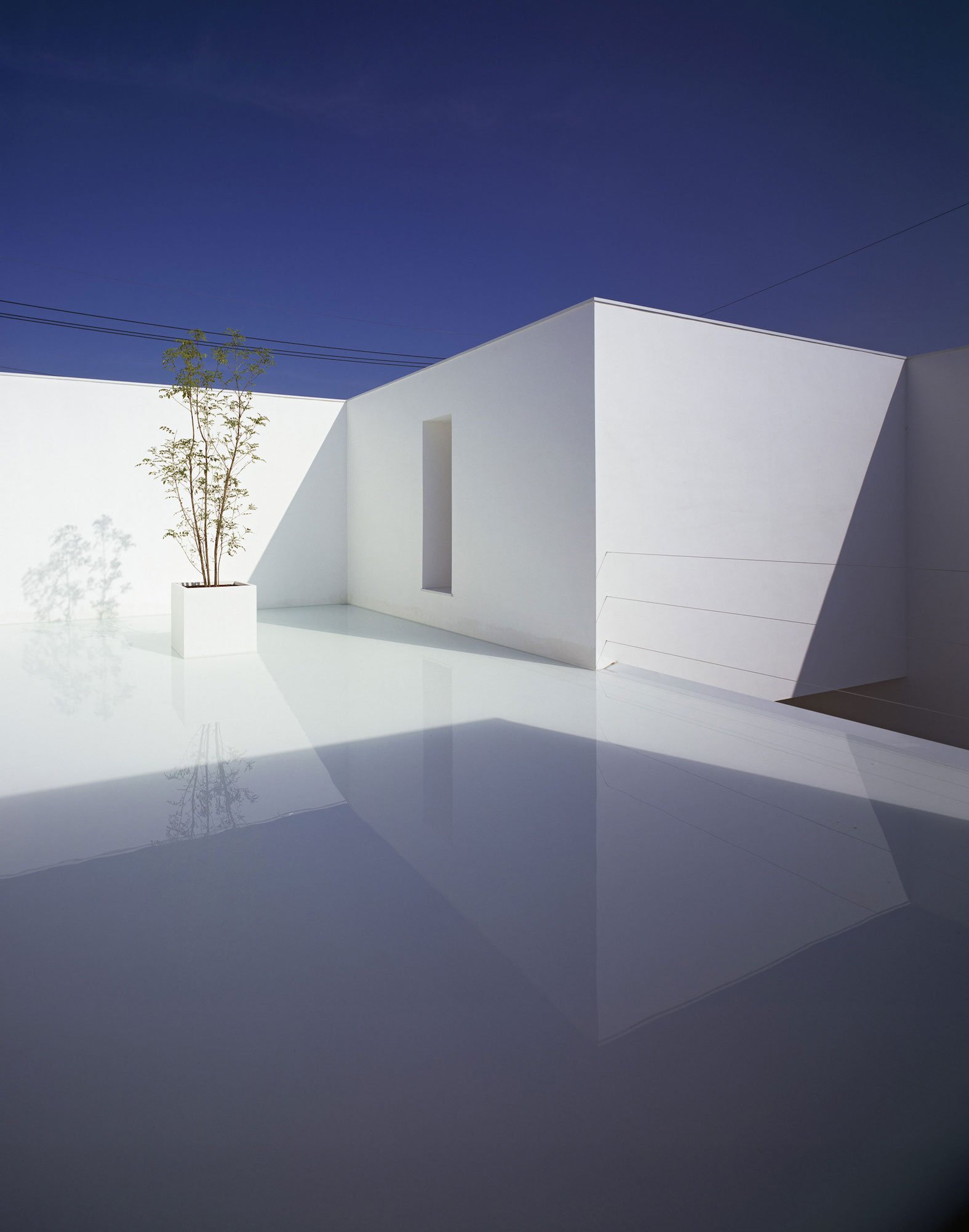 White-Cave-House-04