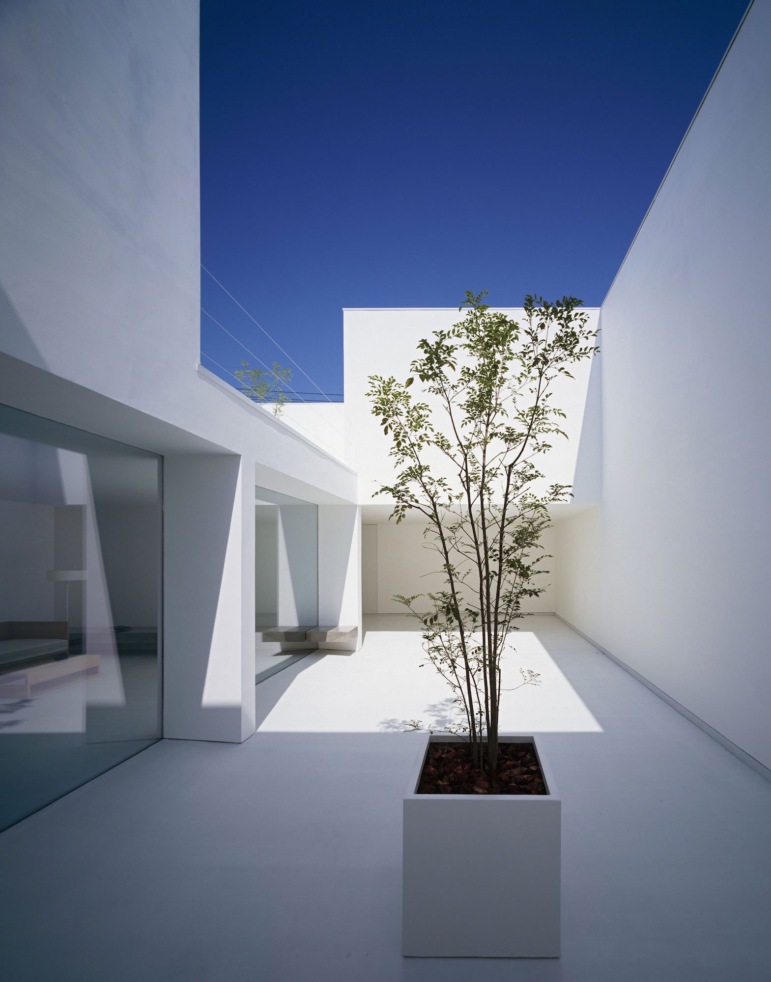 White-Cave-House-07