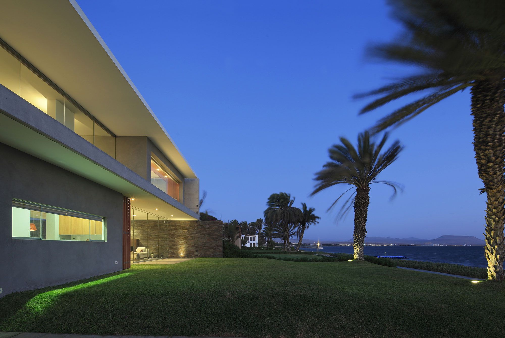 Mar de Luz House by Oscar Gonzalez Moix-35