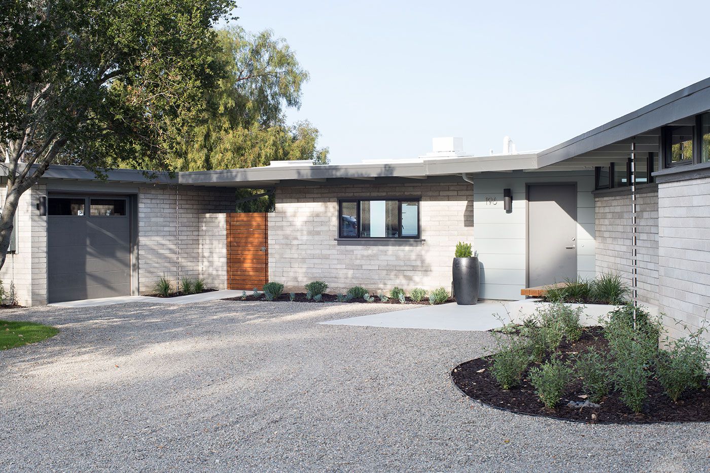 Mid-Century-Modern-View-House-Remodel-03