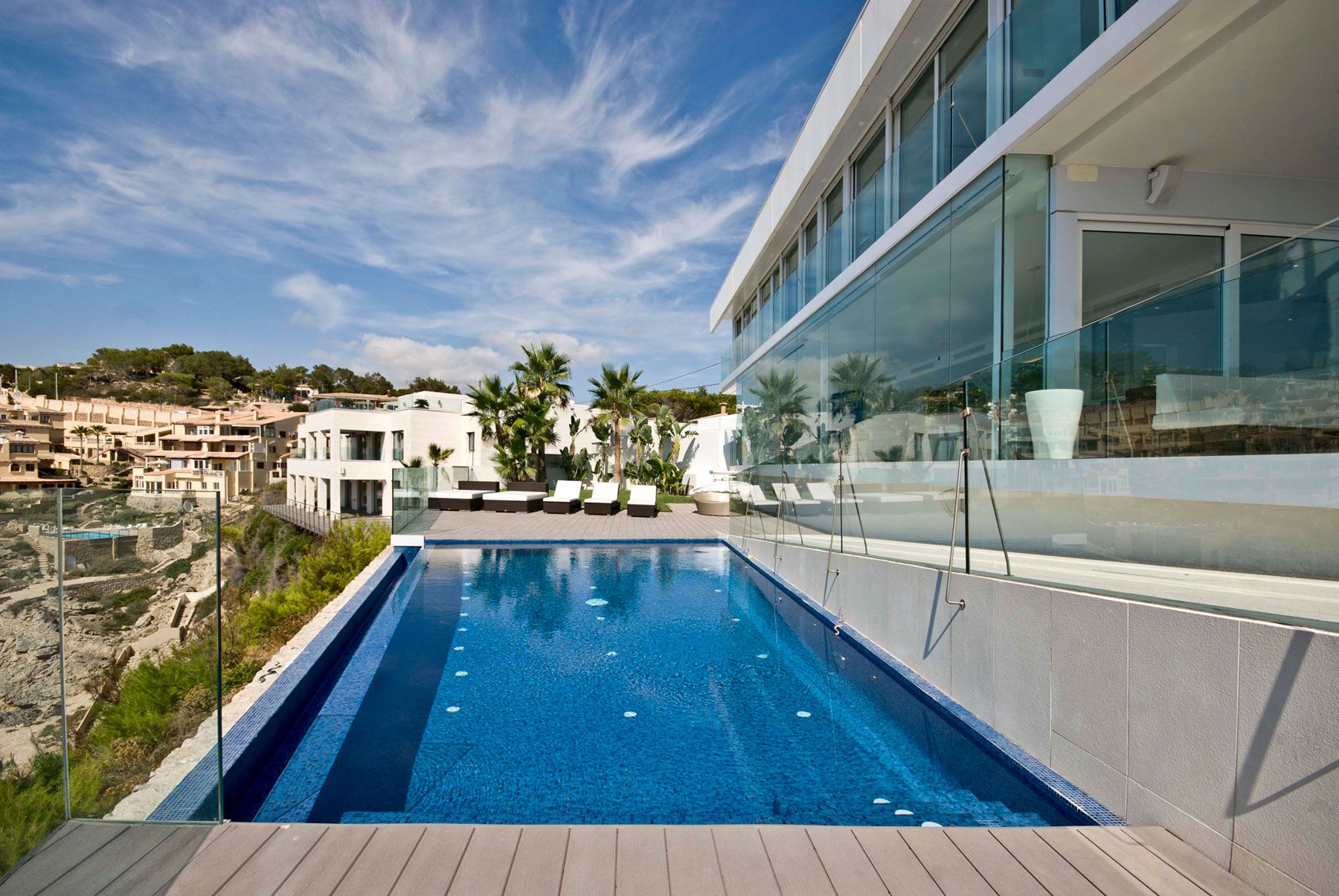 Stunning Ultramodern Meditetranian Villa Gold in Mallorca-05