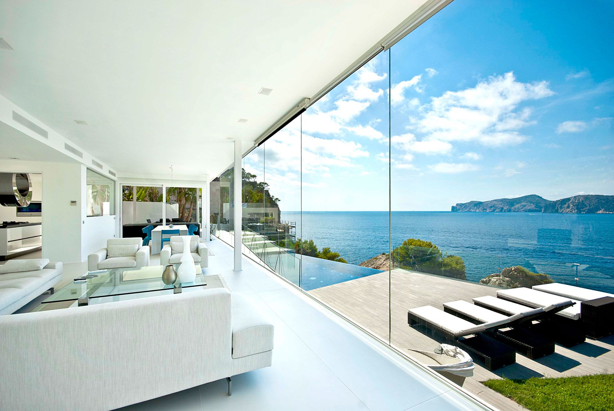 Stunning Ultramodern Meditetranian Villa Gold in Mallorca-10