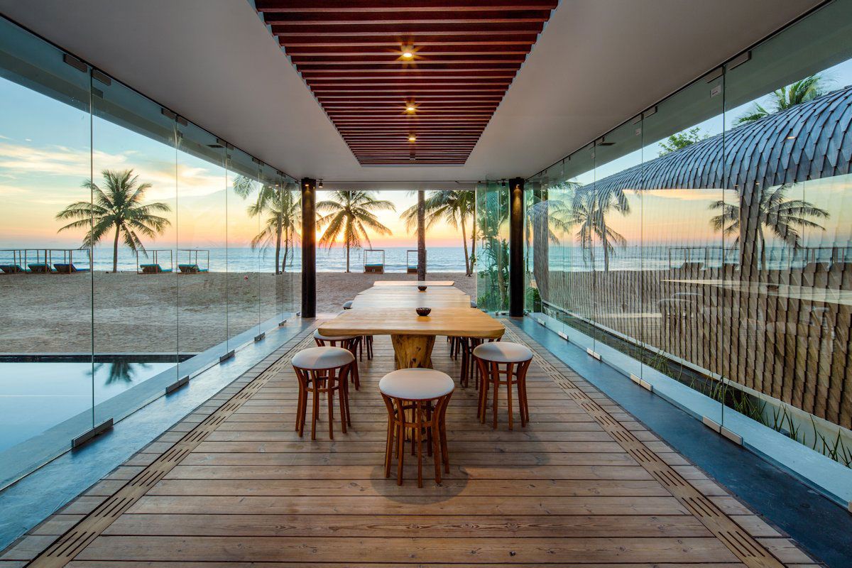 Ultramodern Iniala Luxury Beach House-06