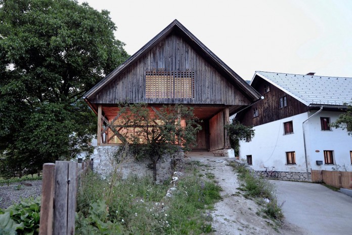 Alpine-Barn-Apartment-by-OFIS-Arhitekti-02