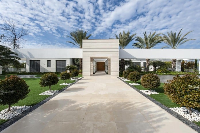 A-house-on-an-estate-in-the-Shfela-area-by-Dan-and-Hila-Israelevitz-Architects-01