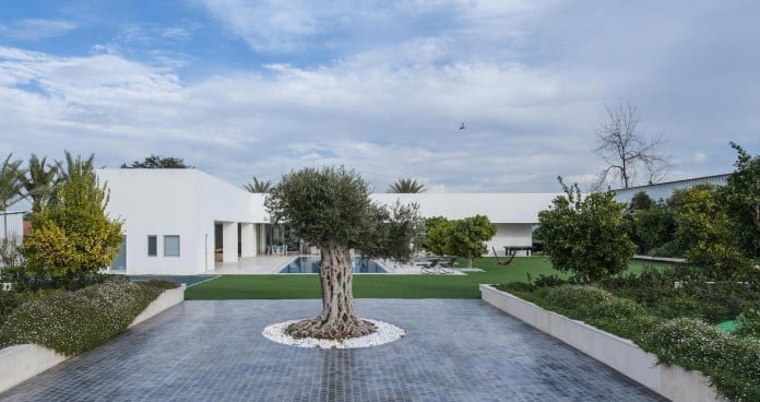 A-house-on-an-estate-in-the-Shfela-area-by-Dan-and-Hila-Israelevitz-Architects-23