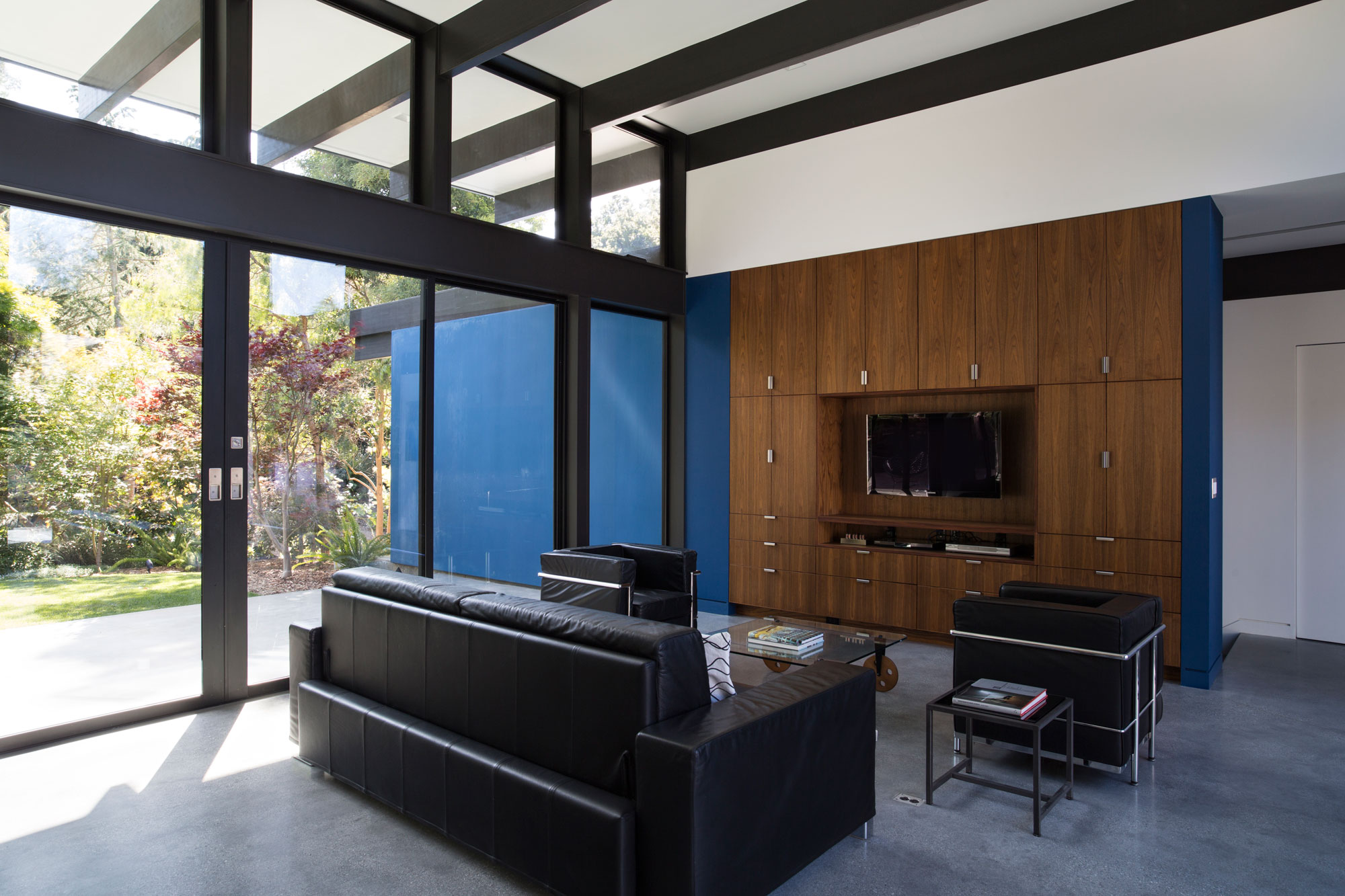 Atrium House, a Mid-century Architecture Residence by Klopf Architecture-‏07