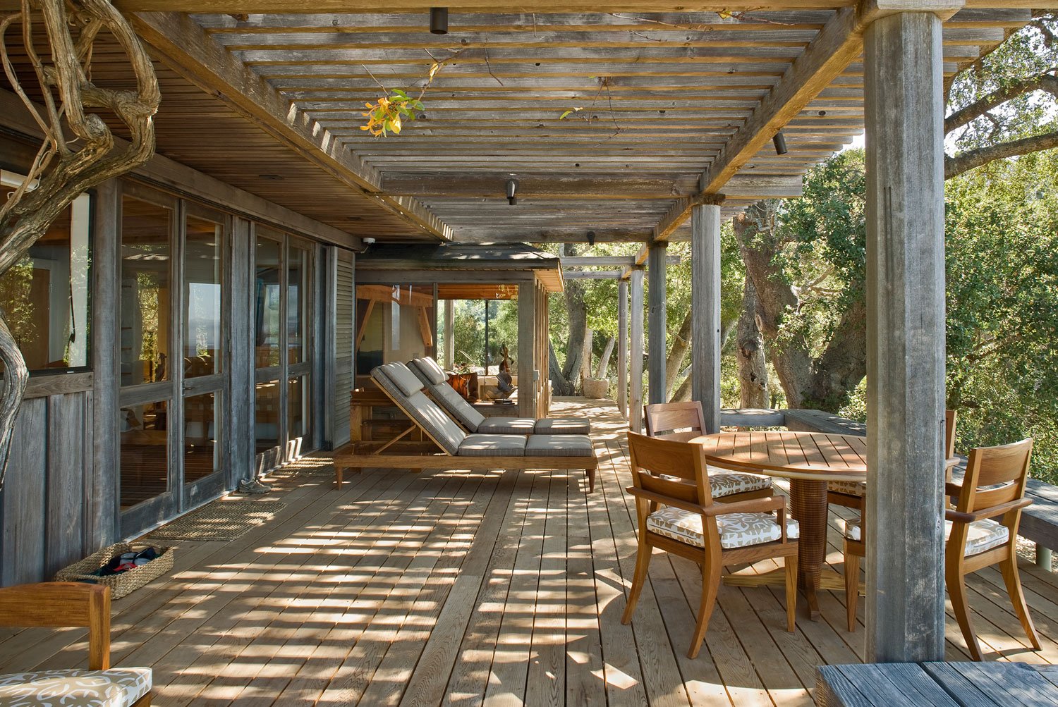 Big Sur Cabin with Mid-Century Accent Pieces and Earth Tone Palette by Studio Schicketanz-05