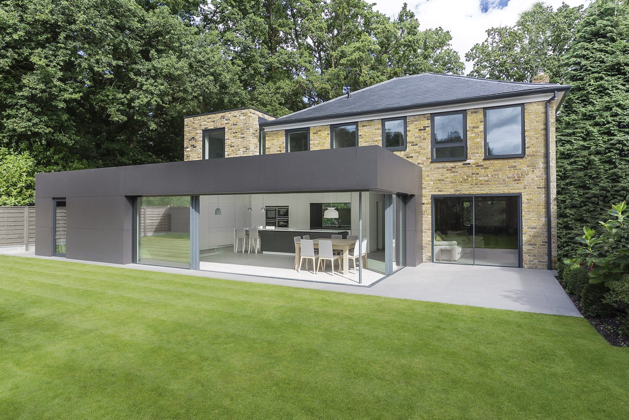 Contemporary Richmond House in Winchester by AR Design Studio-05