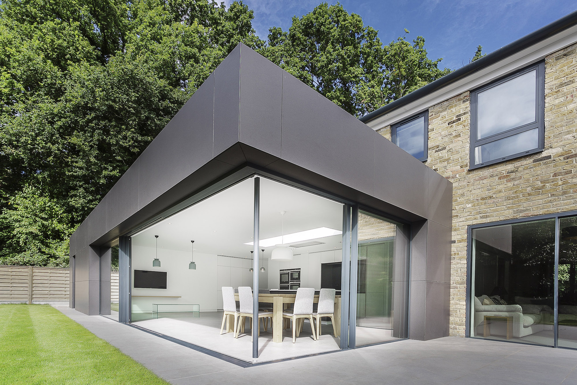 Contemporary Richmond House in Winchester by AR Design Studio-06