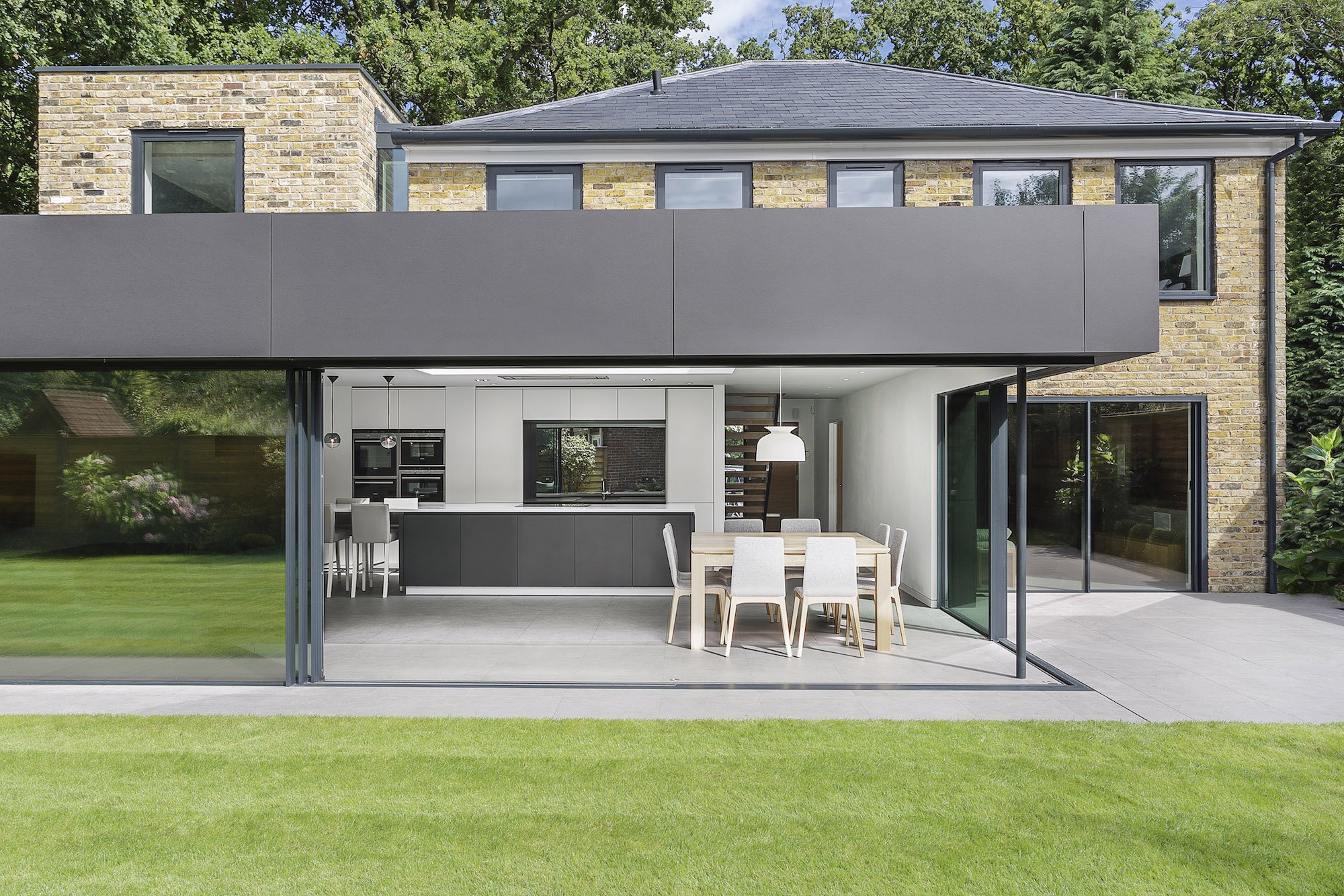 Contemporary Richmond House in Winchester by AR Design Studio-07