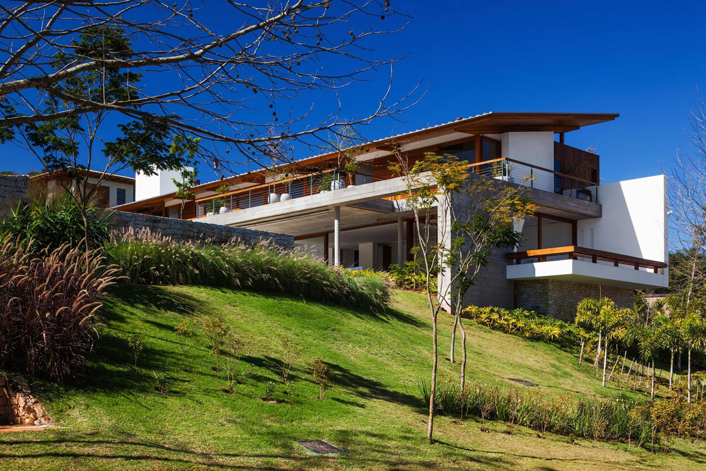 FT Modern Holiday and Weekend House by Reinach Mendonça Arquitetos Associados-01
