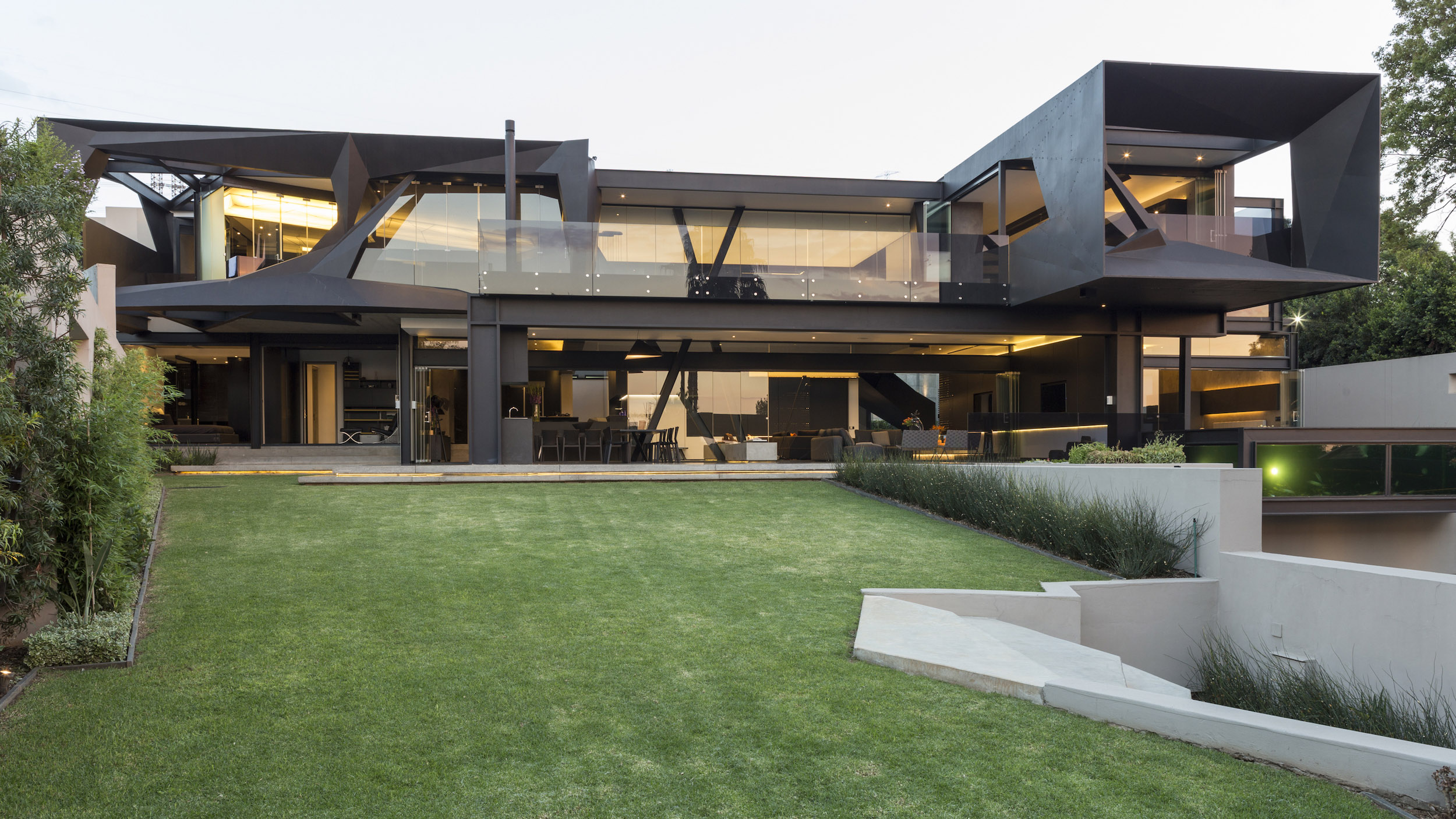 Kloof Road Masterpiece House in Johannesburg by Nico van der Meulen Architects-08