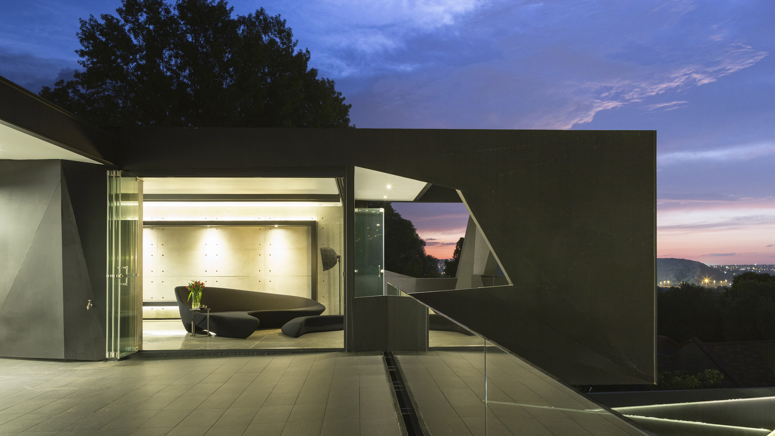 Kloof Road Masterpiece House in Johannesburg by Nico van der Meulen Architects-35