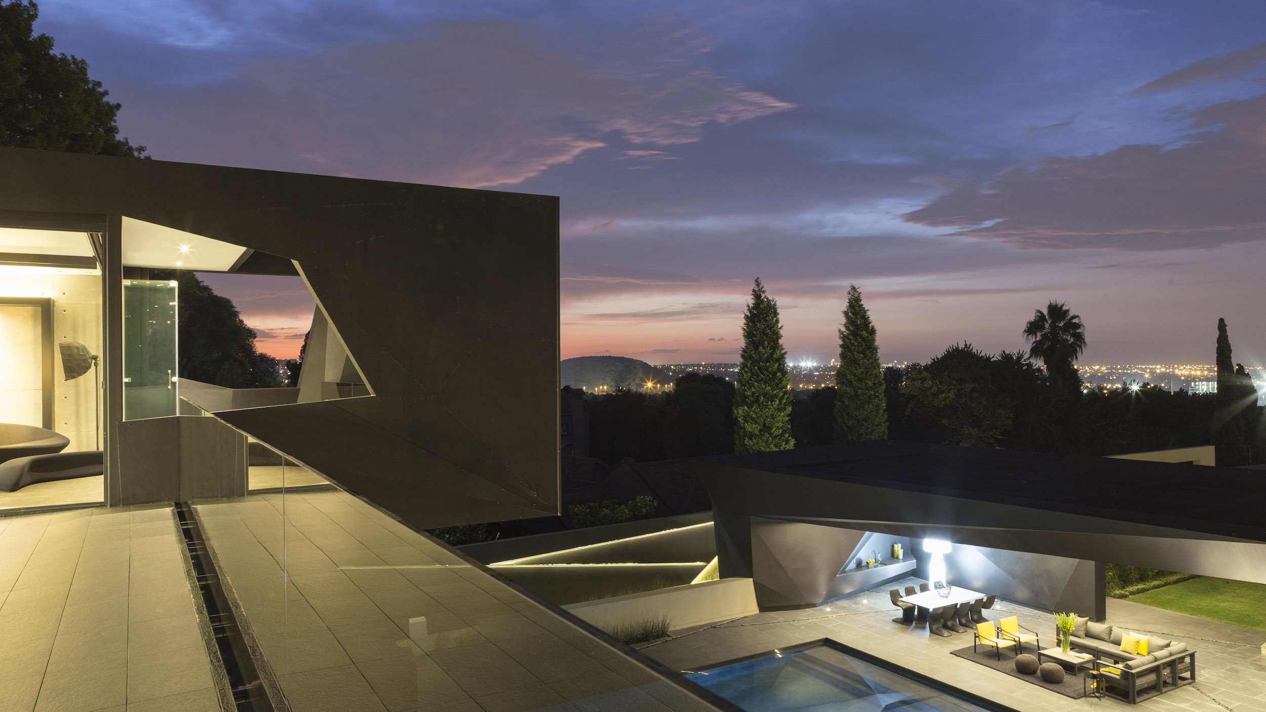 Kloof Road Masterpiece House in Johannesburg by Nico van der Meulen Architects-36