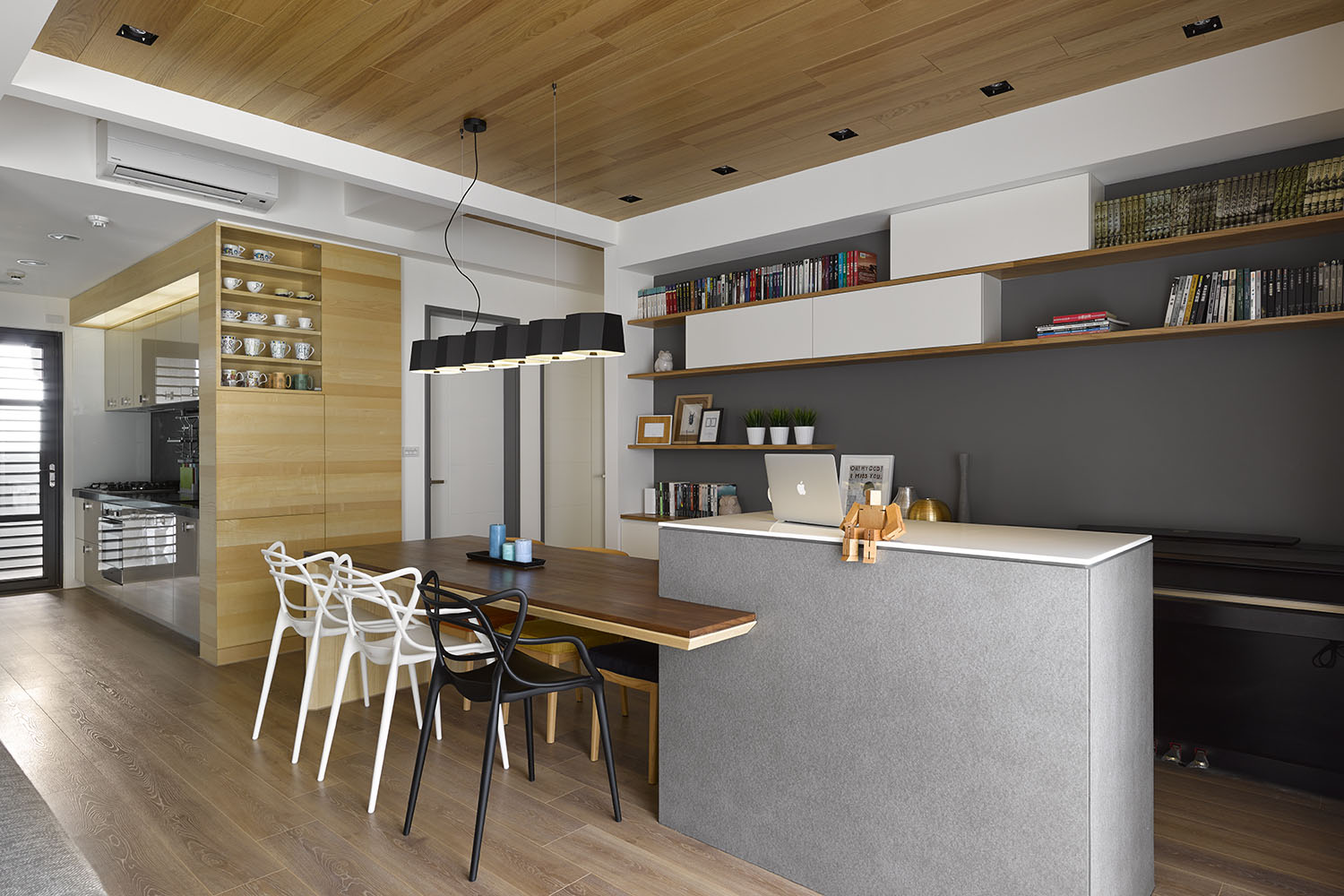 Liu’s Warm Wooden Apartment in New Taipei City by HOYA Design-06