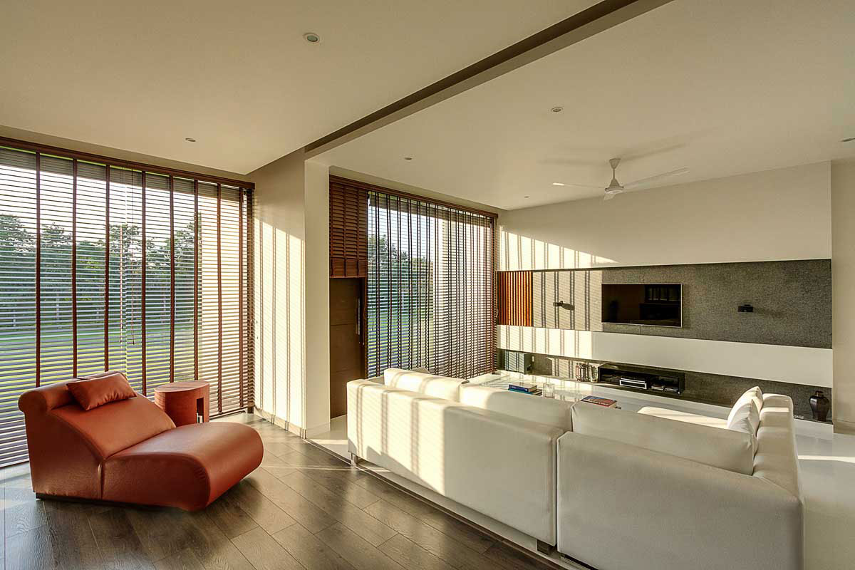 Modern Center Court Villa in New Delhi by DADA Partners-07