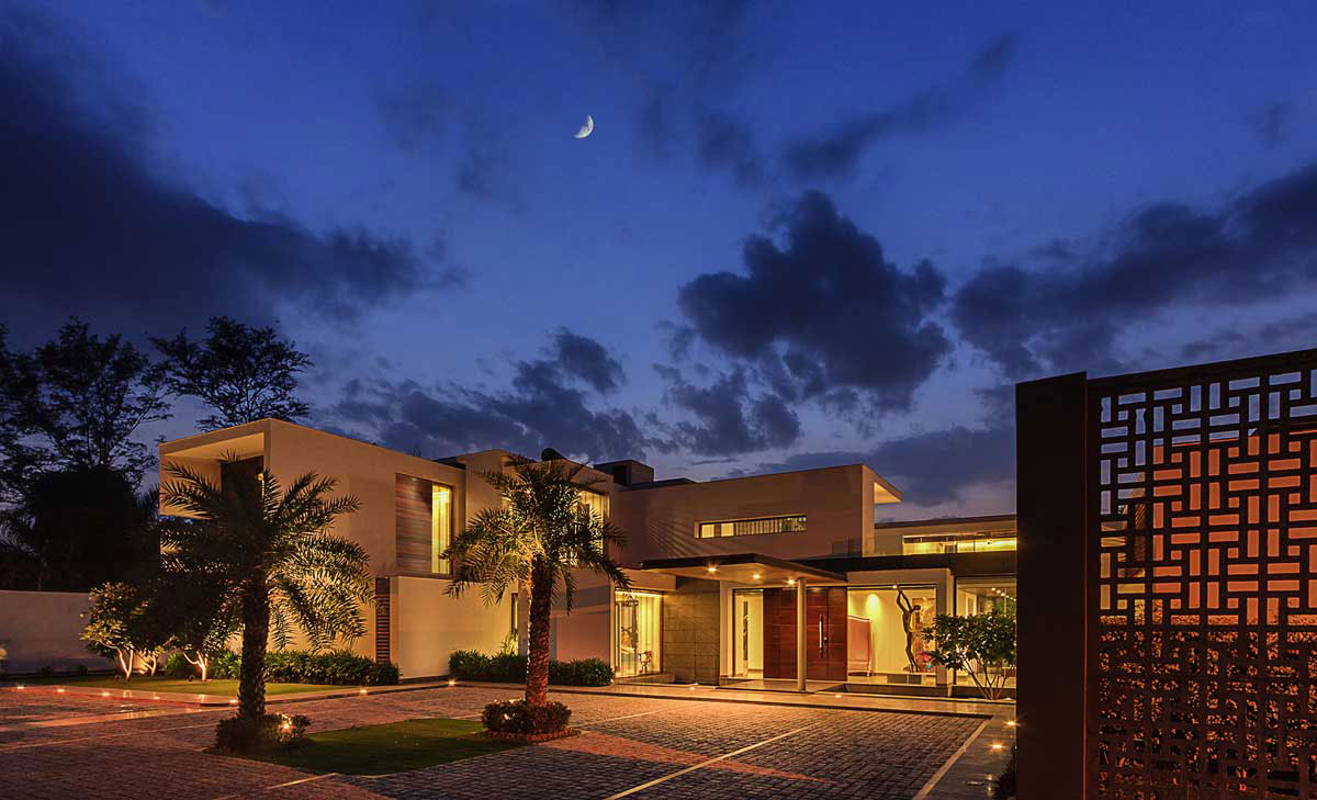 Modern Center Court Villa in New Delhi by DADA Partners-21