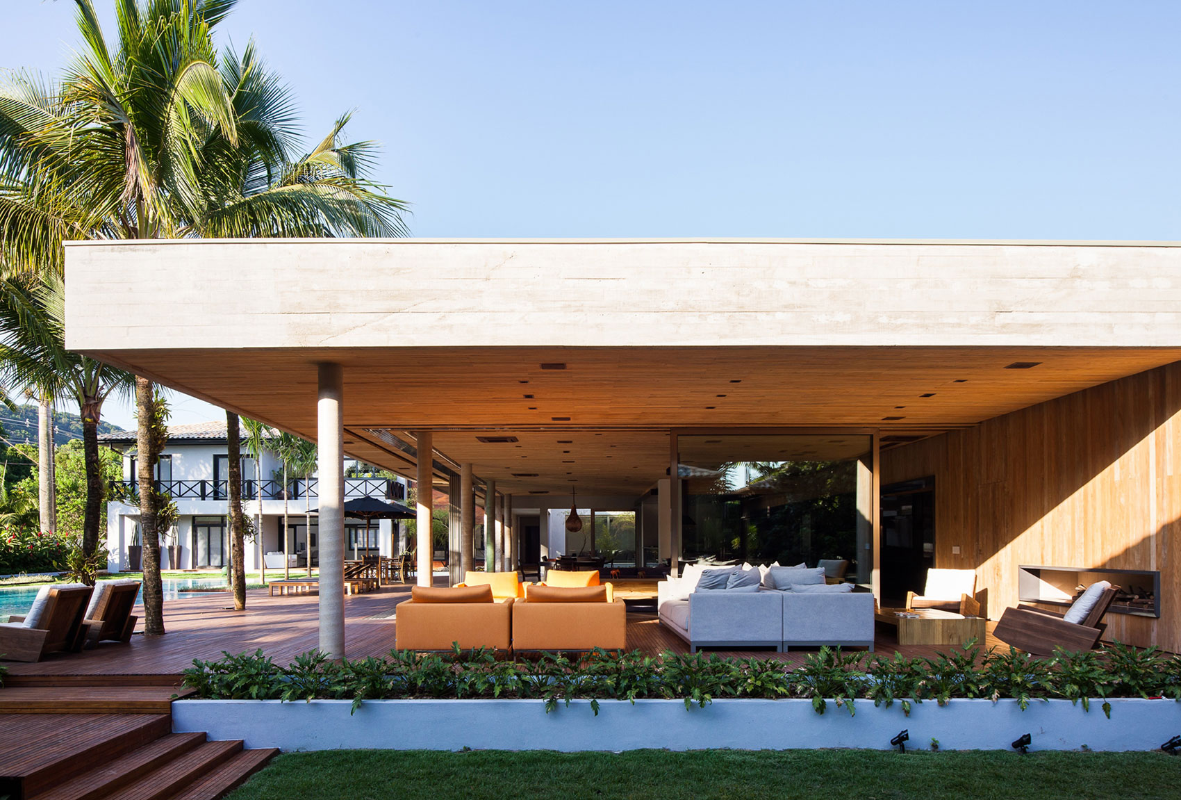 Modern Leisure Pavilion of MZ Residence by Basiches Arquitetos-04