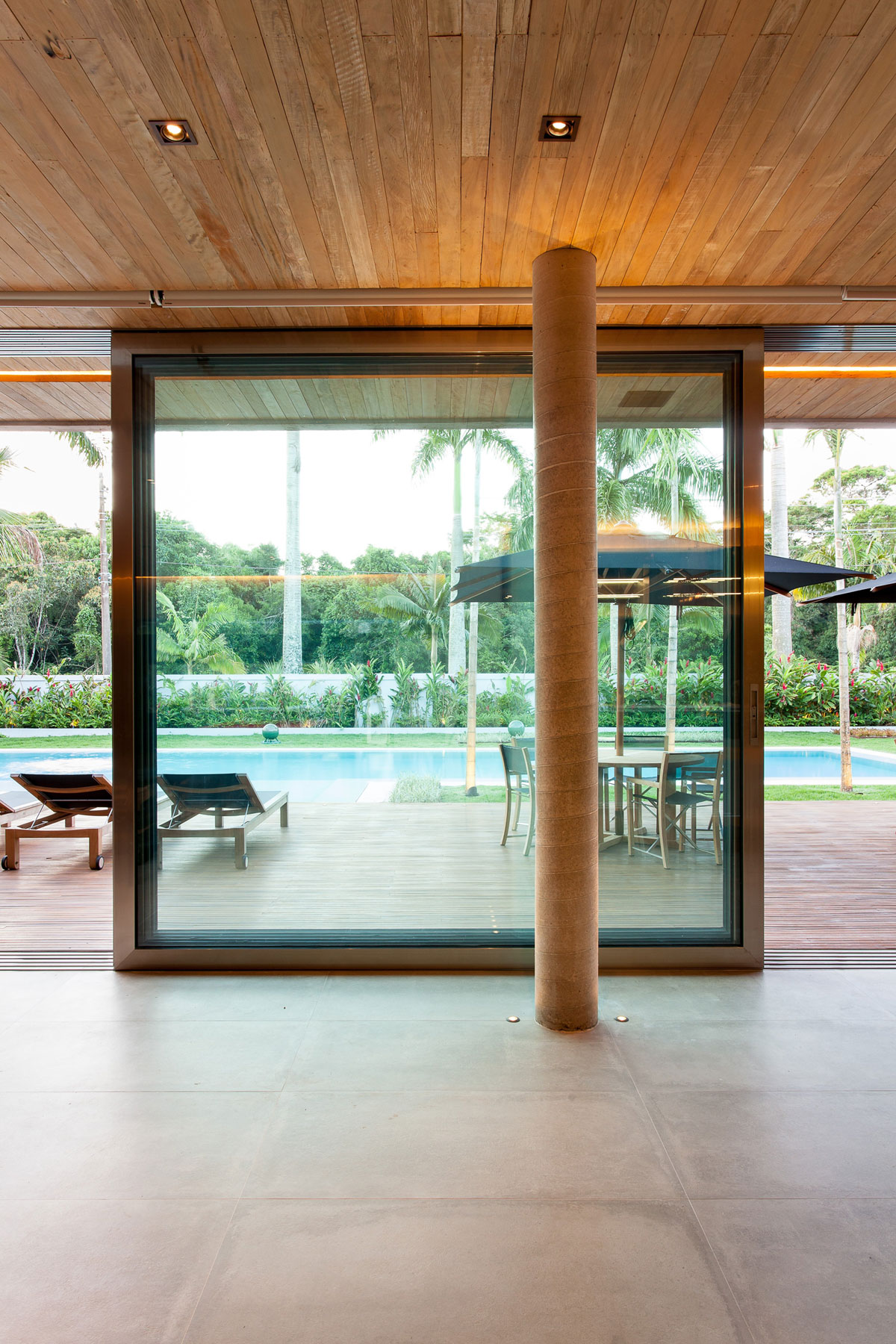 Modern Leisure Pavilion of MZ Residence by Basiches Arquitetos-06