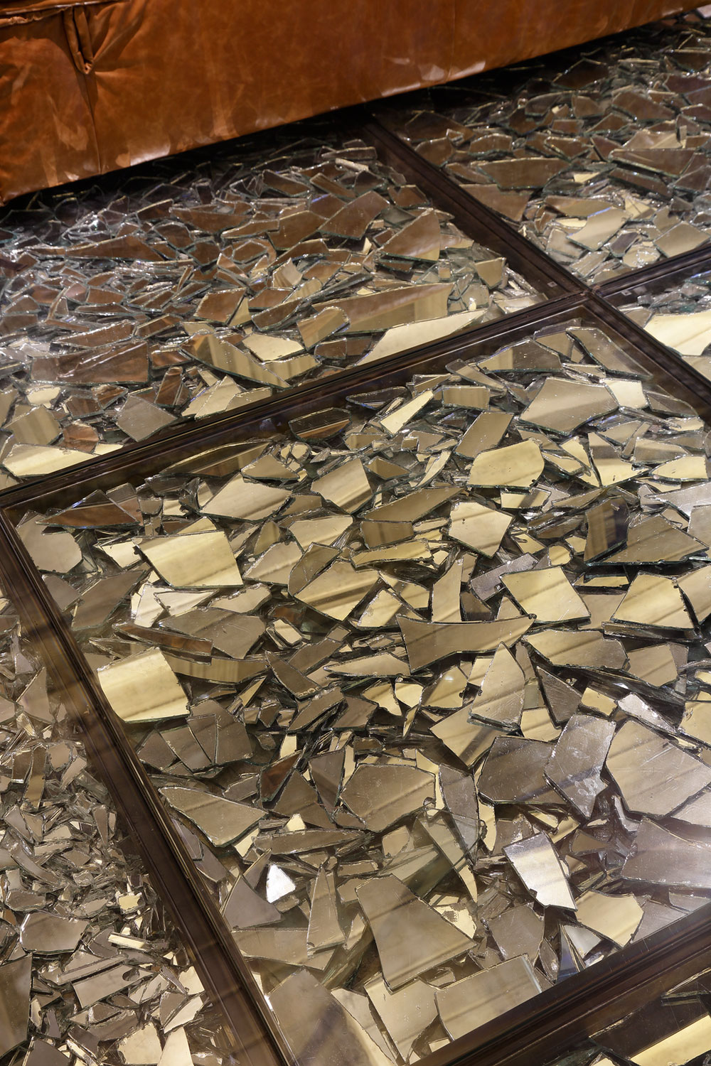 Stylish and Eclectic Design with Broken Glass Floor of Lab LZ for Casa Cor Rio 2015 by Giselle Taranto Architecture-12