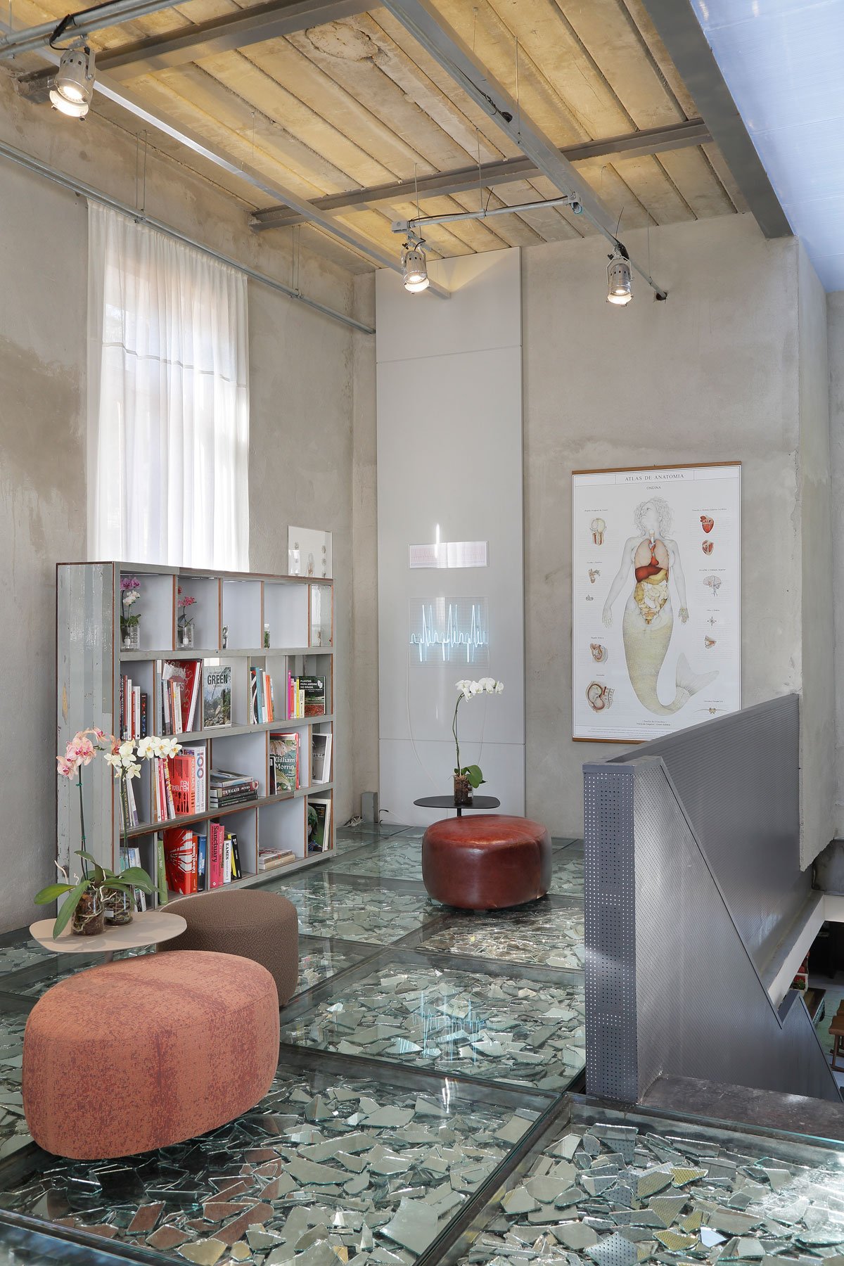 Stylish and Eclectic Design with Broken Glass Floor of Lab LZ for Casa Cor Rio 2015 by Giselle Taranto Architecture-17