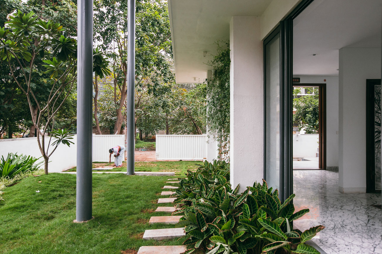 The Courtyard House near Bangalore by Abin Design Studio-02