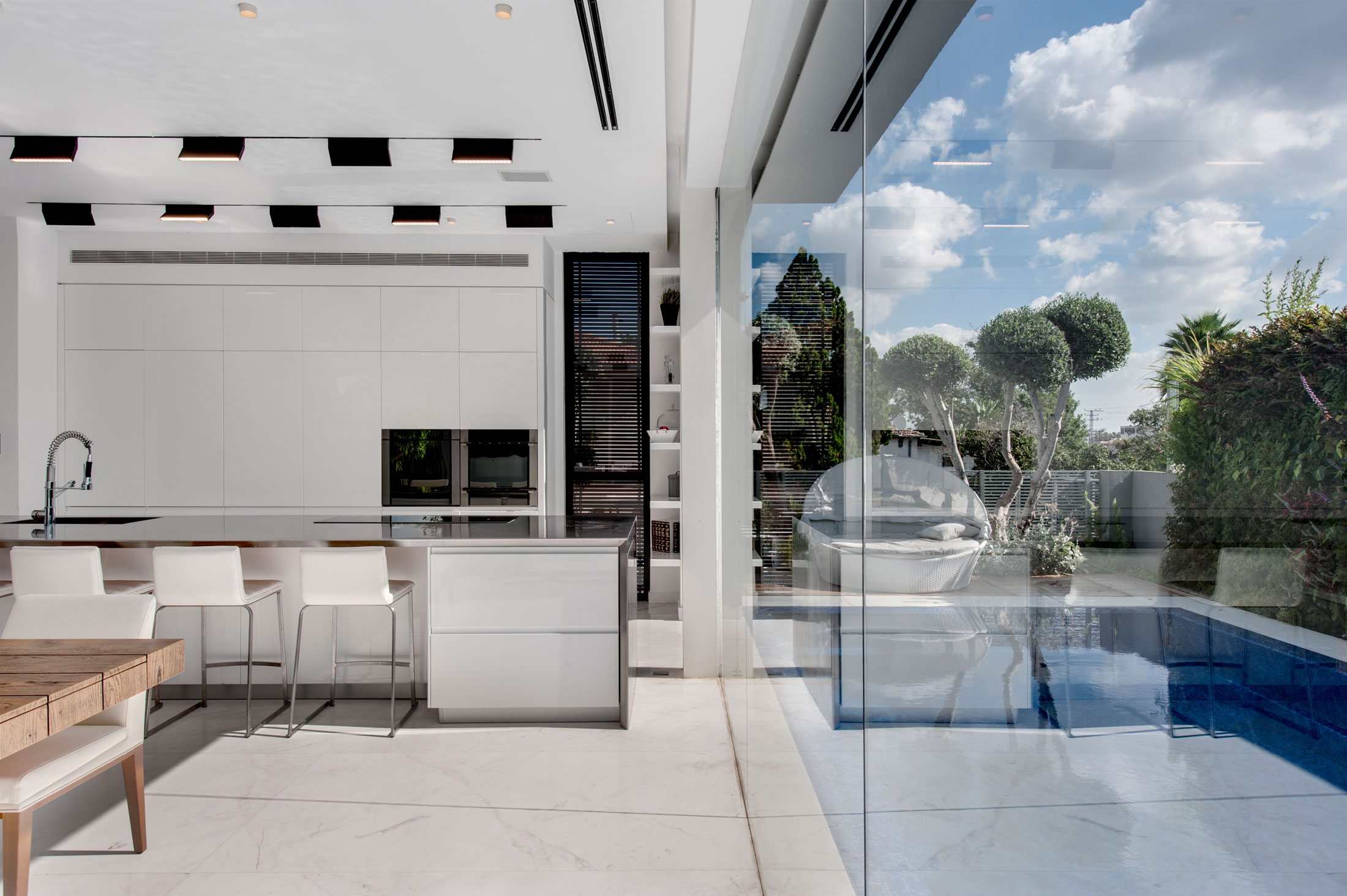 The Hidden Home in Tel Aviv by Israelevitz Architects-17