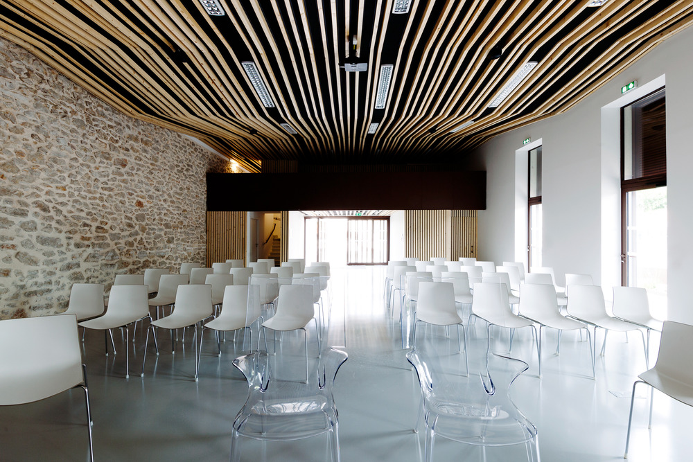 Wedding room and Town Hall square of Jacou by NBJ architectes-06