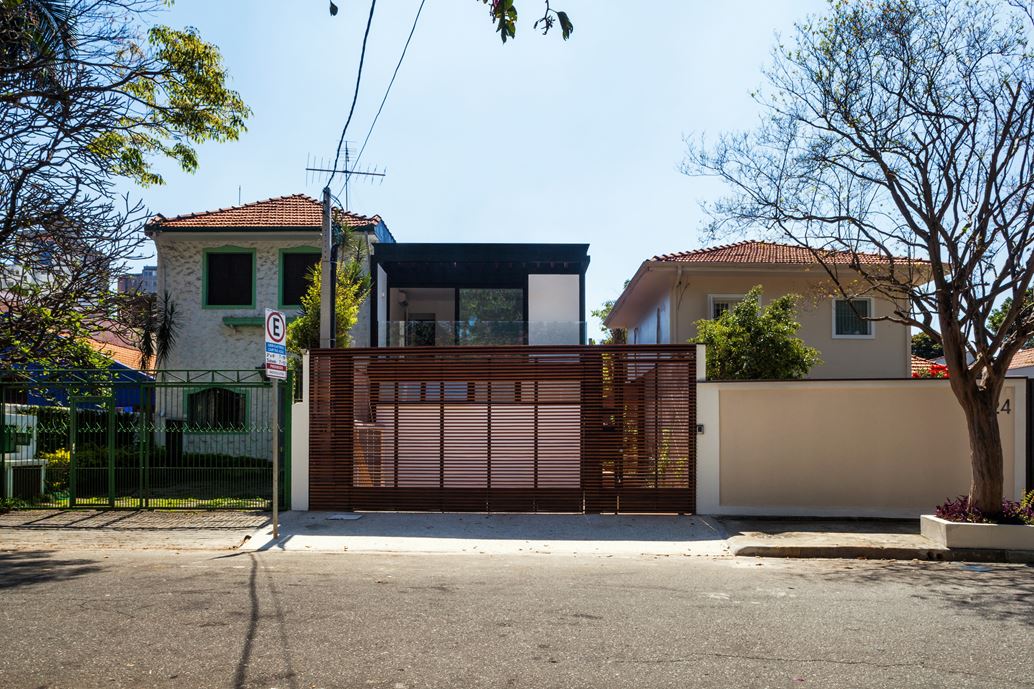 7x37 House in Sao Paulo by CR2 Arquitetura-30