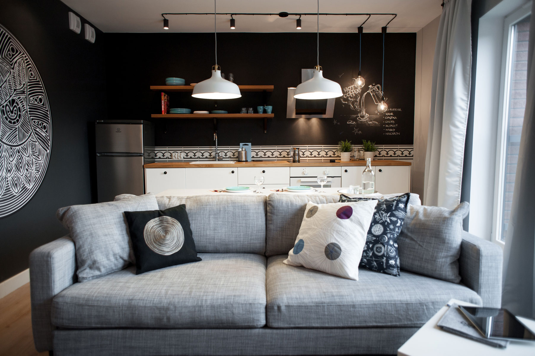 Apartment Chmielna Designed in Cold Colours by Raca Architekci-04