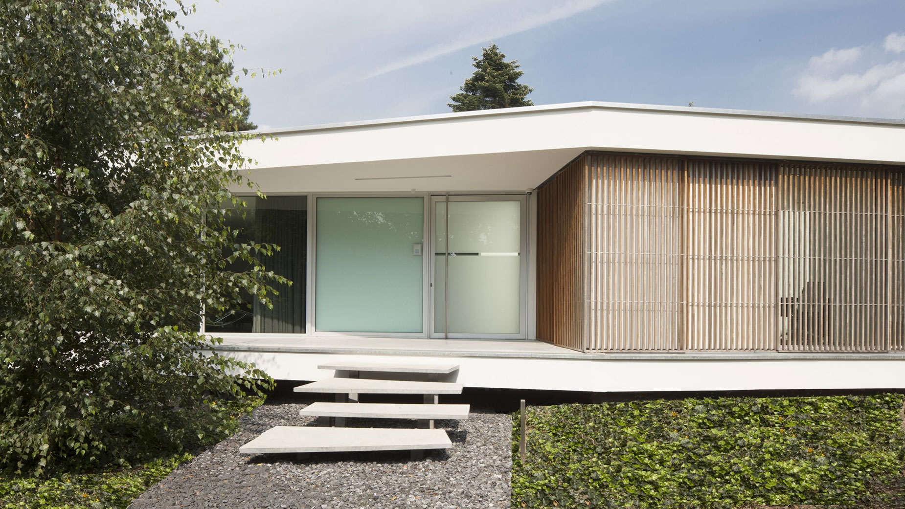 Boxed Villa Spee Haelen with Panoramic Windows by Lab32 architecten-09