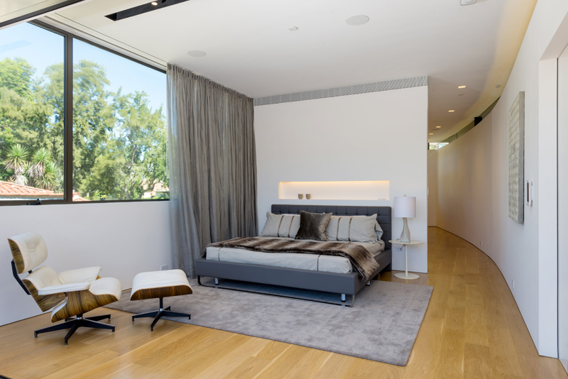 Contemporary Santa Monica Home by Kovac Design Studio-21