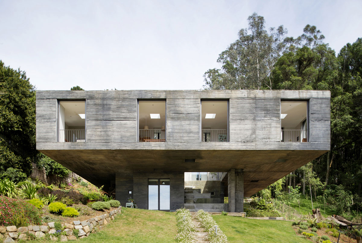 Guna House Located Between a Steeply Sloping Hillside and a Wood of Eucalyptus Trees by Pezo von Ellrichshausen-03