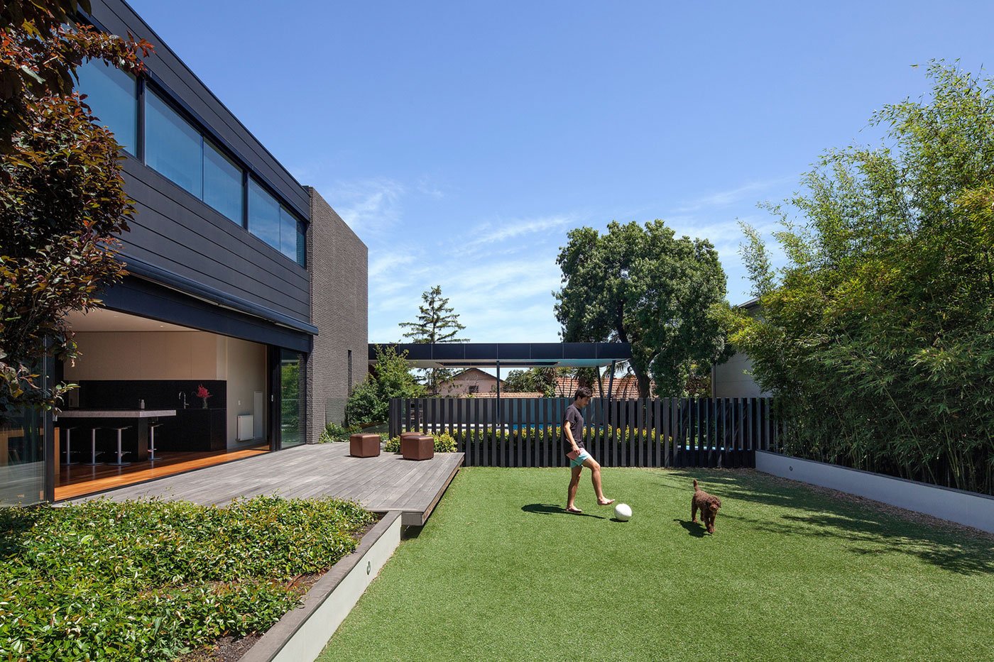 Hawthorn Home Stretches Out Around a Soccer Pitch and Pool by Pleysier Perkins-01