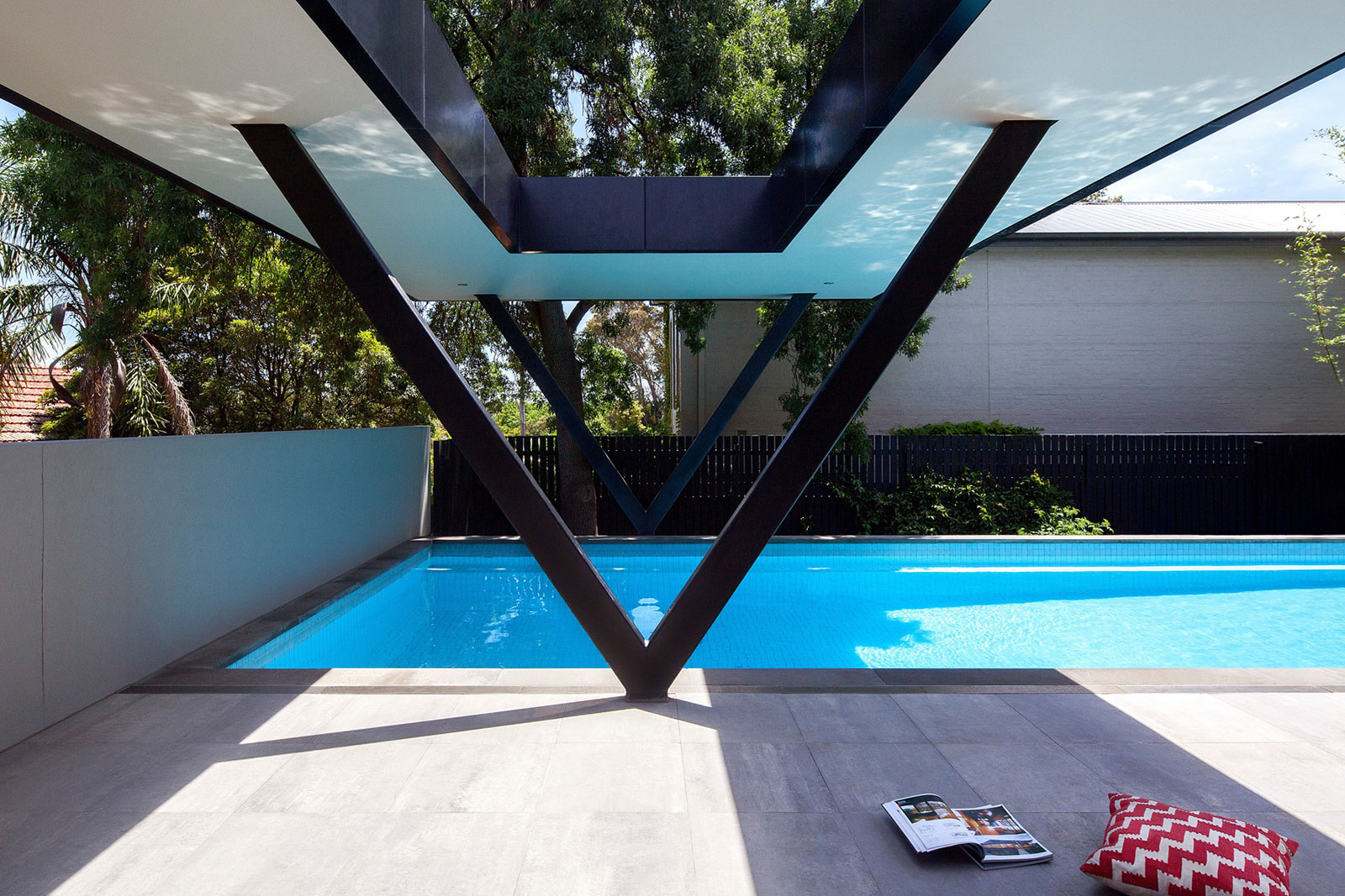 Hawthorn Home Stretches Out Around a Soccer Pitch and Pool by Pleysier Perkins-02