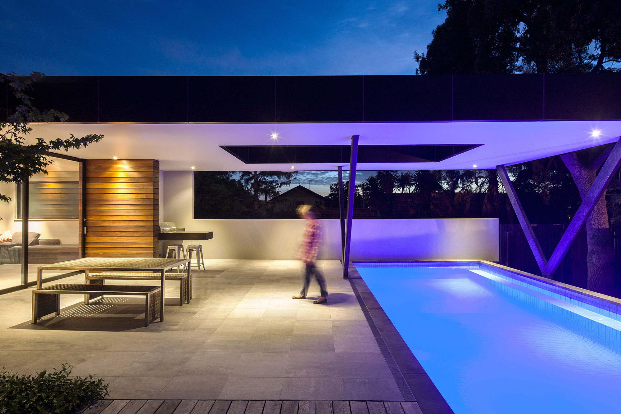 Hawthorn Home Stretches Out Around a Soccer Pitch and Pool by Pleysier Perkins-10
